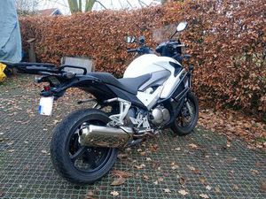 ② HONDA CROSSRUNNER VFR 800 2011