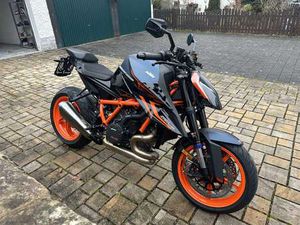 KTM 1290 SUPER DUKE R
