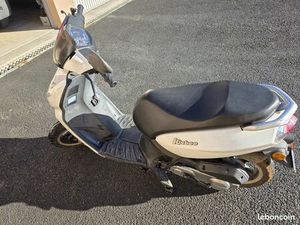 SCOOTER PEUGEOT KISBEE