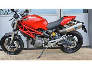 DUCATI MONSTER 696