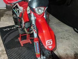 MOTO ENDURO GASGAS KTM