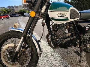 URGENT MASH 125 SEVENTY - 5095 KM- TRÈS BON ETAT - VERT ET BLANC- FAIBLE CONSOMMATION