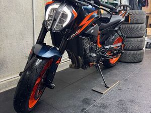 KTM 890 DUKE R
