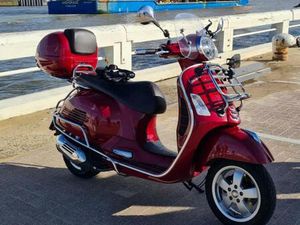 ② LEUKE MOOIE VESPA GTS 125 I-GET VAN 2020