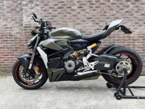 DUCATI STREETFIGHTER V2 (2022) +- 3000KM 1E EIGENAAR ALS NW — MOTOREN | DUCATI — MARKTPLAATS