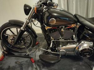 HARLEY DAVIDSON BREAKOUT FXSB 2016