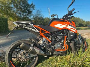 KTM DUKE 125 BAUJAHR 2019 UNFALLFREI 17.000 KM NICHT ANGEMELDET