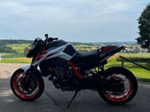 KTM DUKE 890R