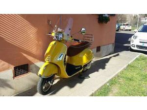 PIAGGIO GTS 300 GIALLO