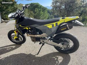 HUSQVARNA 701 SUPERMOTO