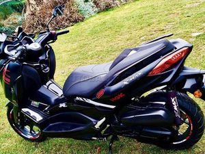 YAMAHA X-MAX 125