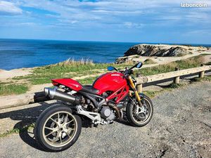 DUCATI MONSTER 1100S