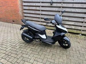 KYMCO SUPER 8 BROMSCOOTER — SCOOTERS | KYMCO — MARKTPLAATS