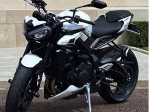 STREET TRIPLE TRIUMPH 2024. NON BRIDABLE