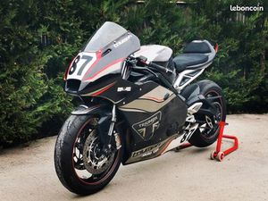 TRIUMPH STREET TRIPLE 765 RS PISTE MOTO2