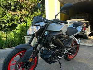 YAMAHA MT 125