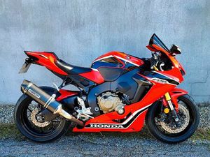 CBR1000RR FIREBLADE