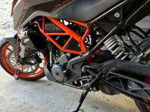 KTM DUKE390
