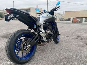 YAMAHA MT-07 ABS 2014 – 24 250 KM – TRÈS BON ÉTAT – NOMBREUX ÉQUIPEMENTS