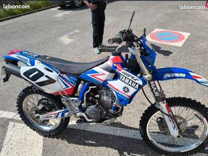 YAMAHA 400 WRF
