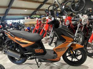 ② KYMCO SUPER 8 R