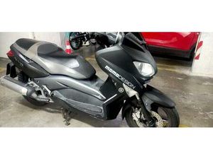 YAMAHA - YAMAHA X-MAX MOMODESIGN