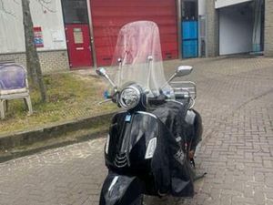 VESPA GTS 125 FACELIFT KEYLESS — SCOOTERS | VESPA — MARKTPLAATS