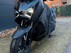 ② YAMAHA XMAX 125 TECH MAX