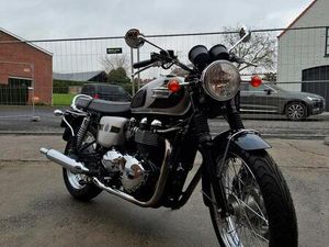 ② TRIUMPH BONNEVILLE T100 LIMITED EDITION