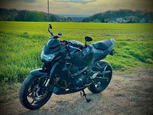 KAWASAKI Z750 NAKED BIKE - SCHWARZE S