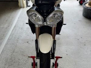 TRIUMPH SPEED TRIPLE