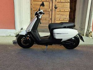 VELOCIFERO TENNIS VORFÃ¼HRER ELEKTRO