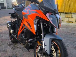 KTM 1290 SUPER DUKE GT, ORANGE