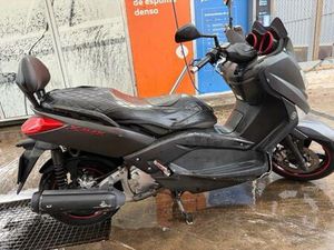 YAMAHA - XMAX