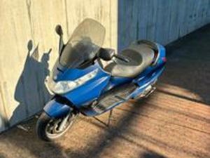PIAGGIO 400 X8 DEL 2010