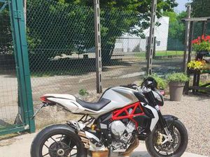 MV AGUSTA BRUTALE 800 BIANCO