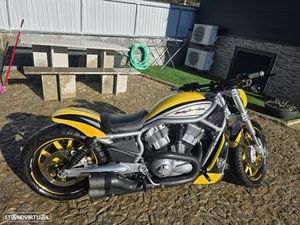 HARLEY-DAVIDSON VRSCR V-ROD