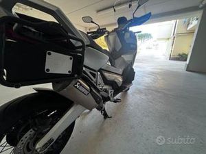HONDA X-ADV750 AKRAPOVIC TRAVEL