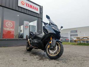 YAMAHA TMAX 560