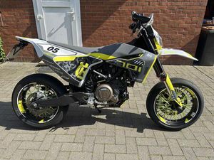 HUSQVARNA 701 SUPERMOTO - TOP GEPFLEGT, MIT VIELEN EXTRAS!