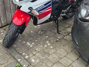② HONDA CBR 125 R