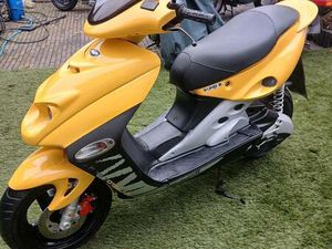 ② MALAGUTI FIREFOX F15 50 CC 2T WATERGEKOELD 3000KM