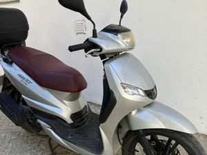 PEUGEOT TWEET 150 CC FARO (SÉ E SÃO PEDRO)