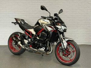 ② KAWASAKI - Z900 PERFORMANCE 2023 - MOTO CENTER MERTENS
