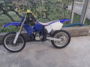 YAMAHA 250 YZ DEL 2001 CATTIVO , SEMPLICE , FEDELE