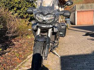 TRIUMPH TIGER 800 REISEENDURO MOTORRAD