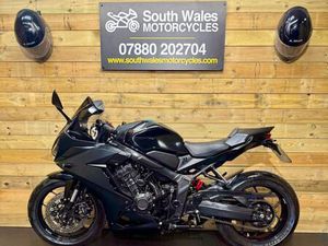 HONDA CBR650R / 2023 MODEL / COVERED 11K MILES.