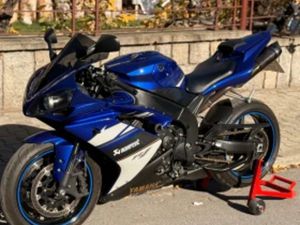 YAMAHA YZF-R1