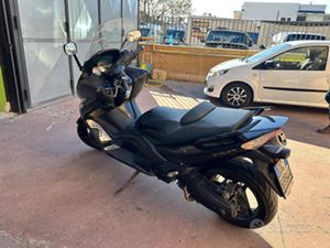 SCOOTER T MAX ANNO 2008