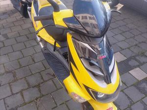 APRILIA SR50 MOTORROLLER 50 CCM GELB-SCHWARZ